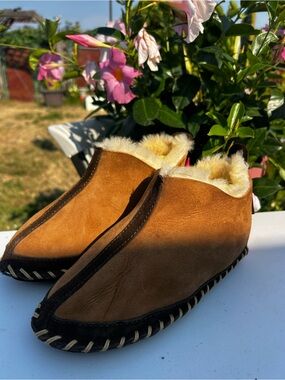Natural Reflextion Women’s Brown Shearling-Lined Suede Slip-On Slippers Size 5M